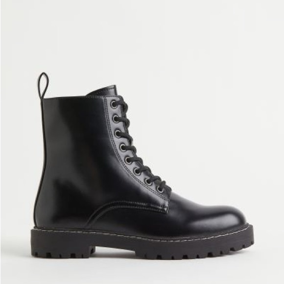 H&M Ankle Boots in Black • Size 9 • Vegan leather 90s-style lace-up combat boots - Picture 3 of 5